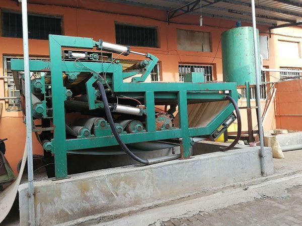 介绍厢式压滤机的工作原理